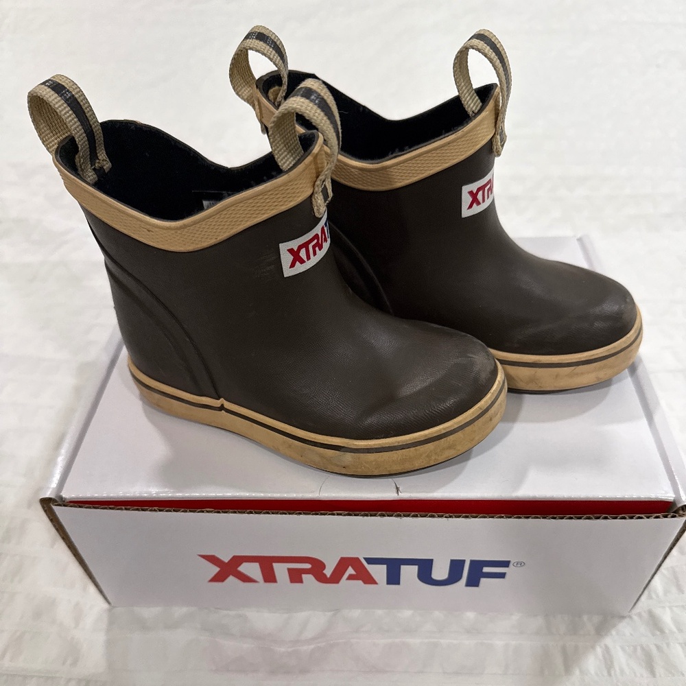 XTRATUF toddler brown short boot 8T